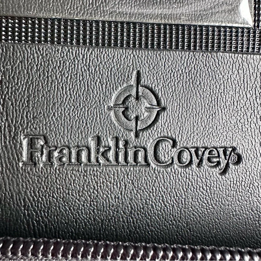 Franklin Covey Black Planner Cover 3 Ring Binder with Zipper